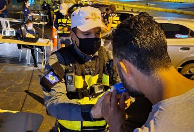 Dez motoristas so presos por embriaguez ao volante em Cuiab