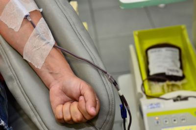 Doao de sangue e covid-19: quem testou positivo, ou recebeu a vacina, pode ser doador?