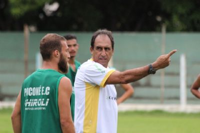 Pocon anuncia ex-treinador do Palmeiras como tcnico