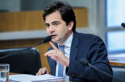 Garcia rebate baixo percentual em pesquisas e se compara a Bolsonaro