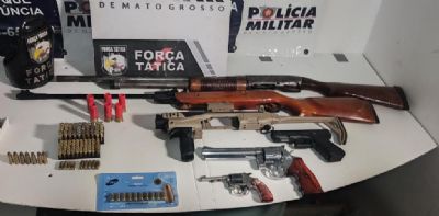 Fora Ttica prende homem com arsenal de armas e munies em Cuiab