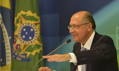 Alckmin se filia no PSB e abre caminho para concorrer como vice na chapa de Lula