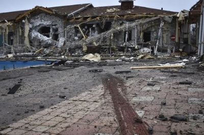 Bombardeio russo na Ucrnia mata civis em prdio residencial