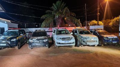 Camionete roubada em Cuiab  encontrada na regio de fronteira com a Bolvia