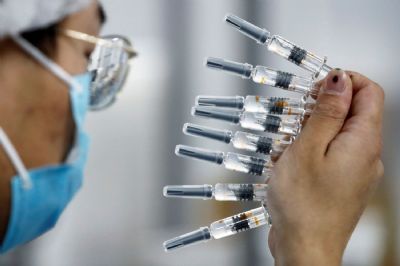 Embaixada da China diz que far esforo mximo para garantir insumos para vacinas