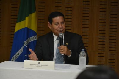Mouro diz que erro impediu Galvan de disputar Senado e aguarda posio de Bolsonaro