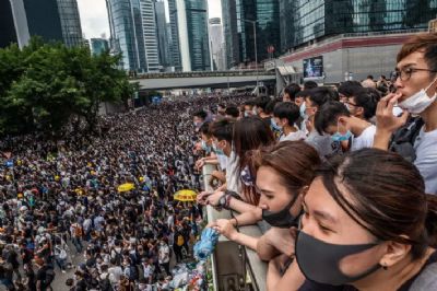Manifestantes voltam s ruas de Hong Kong; novos protestos ocorrero antes do G20
