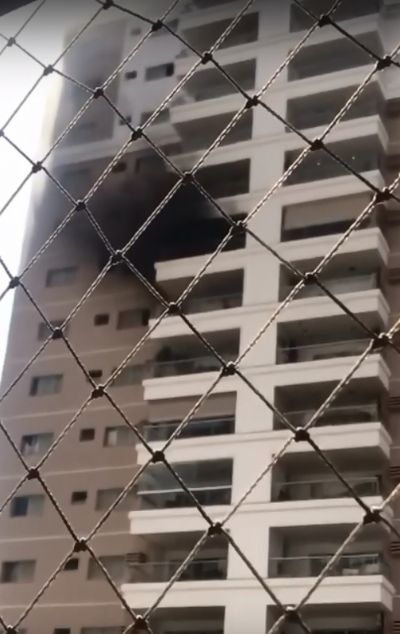 Incndio em apartamento deixa moradores assustados; veja vdeo