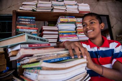 Escolas Estaduais recebem cerca de 4 milhes de livros didticos