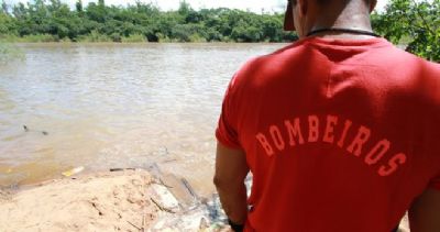 Bombeiros procuram duas pessoas desaparecidas no Rio Verde