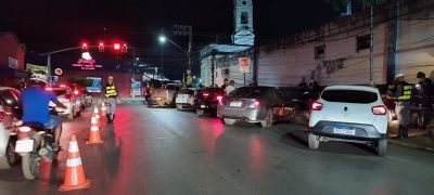Vinte e quatro motoristas so presos por embriaguez ao volante em Cuiab