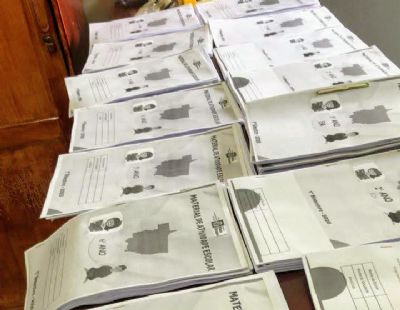 Escolas estaduais iniciam entrega de material impresso para alunos sem acesso  internet