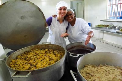 Seduc repassa R$ 5,1 milhes a escolas para custear alimentao dos alunos