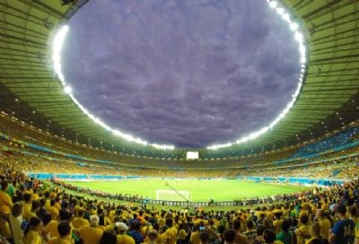 ​Mineiro traz lembranas opostas para brasileiros e Lionel Messi