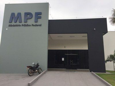 Justia acolhe pedidos de MPs e suspende privatizao da sade em Barra do Garas