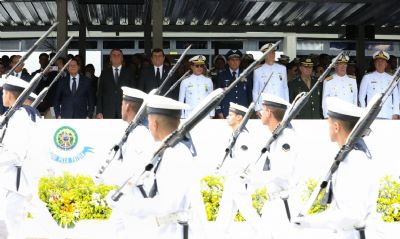 Presidente participa em Braslia de homenagem pelo Dia do Marinheiro