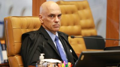 Moraes afasta prefeito de MT por participar de manifestações