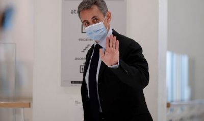 Ex-presidente da Frana  condenado a um ano de priso