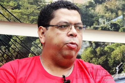 'Mendes diz que no  truculento, mas corta salrio de professores', diz presidente do Sintep