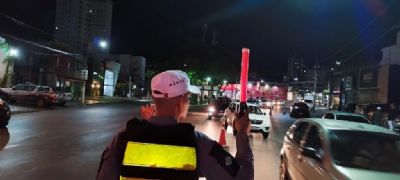 Operao na Avenida Isaac Pvoas prende quatro motoristas por embriaguez ao volante