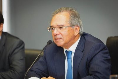 Guedes sugere que demitiria grevistas se Petrobras fosse empresa privada