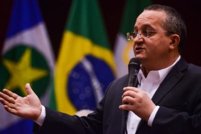 PRE pede aumento da multa e inelegibilidade a Taques e secretria por contratos na Seduc em 2018