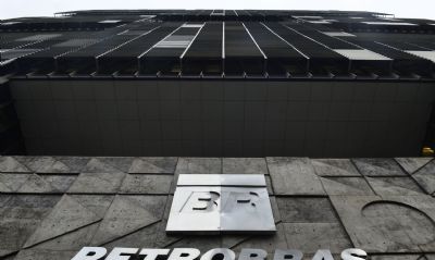 Petrobras aceita oferta de US$ 1,65 bi por refinaria na Bahia