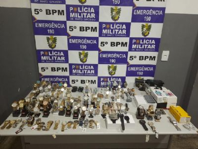 Polcia recupera 115 relgios de luxo furtados nesta madrugada