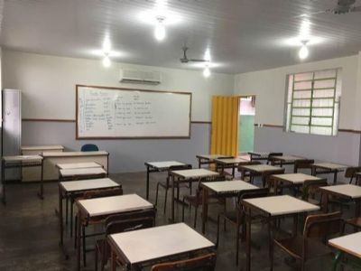Michelly protocola denncia ao MPE sobre falta de ar condicionado em escolas de Cuiab