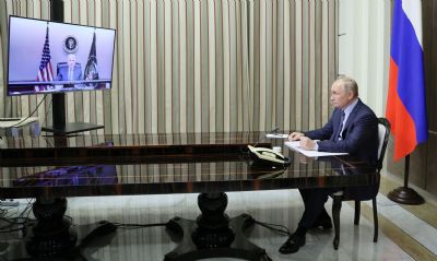 Em conversa com Putin, Biden volta a ameaar Rssia com sanes