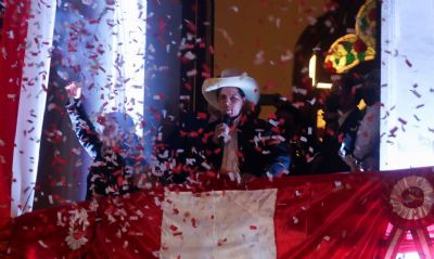 Castillo  confirmado presidente eleito do Peru aps longa batalha