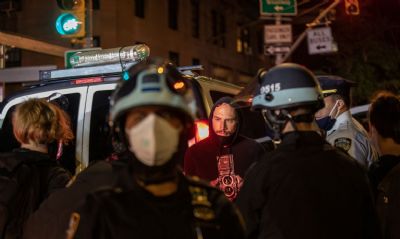 Polcia prende 11 em Portland e 50 em Nova York durante protestos