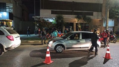 Cinco motoristas so presos por embriaguez ao volante em Cuiab