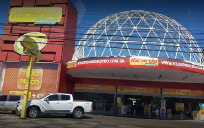 Loja Ricardo Eletro recebe ordem de despejo por no pagar aluguel