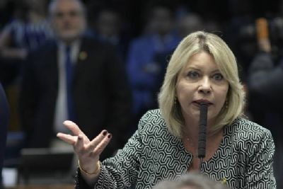 Selma denuncia manobra para derrubar veto de Bolsonaro e chama parlamentares de malandros