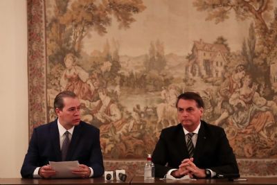 No STF, presidente Jair Bolsonaro pede que Poderes se unam para enfrentar crise da Covid-19