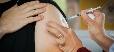 Mato Grosso recebe 34,6 mil doses de vacina contra a covid-19 nesta quinta