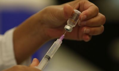 CDC recomenda vacina contra covid-19 para crianas a partir de 6 meses