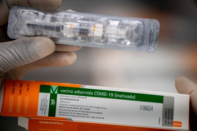 Anvisa suspende aplicao de 1,1 mil doses da CoronaVac em MT