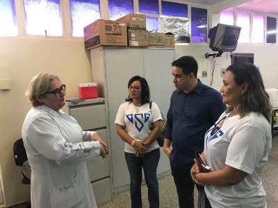 Niuan Ribeiro faz visita tcnica no MT-Hemocentro e participa de campanha de doao de sangue