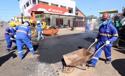 Prefeita convida Caixa Econmica para auditar e fiscalizar obras de asfalto