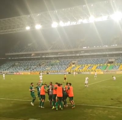 Com gol no ltimo minuto de jogo, Cuiab vence o Cruzeiro e dispara na liderana