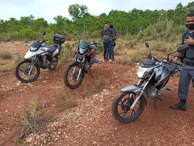 Helicptero do Ciopaer e PM localizam trs motocicletas na regio do Brasil Beach