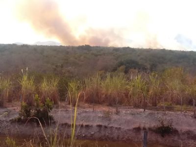 Incndio se alastra pela comunidade de So Jernimo