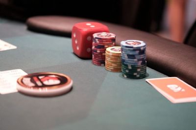 Club realiza torneio de poker com mais de R$ 300 mil em prmios