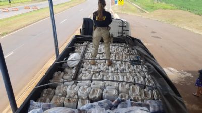 Vdeo | PRF faz mega apreenso de defensivos agrcolas contrabandeados que seguia para Cuiab