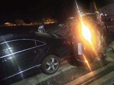 Vdeo | Motorista bate carro em guincho que atendia outro acidente na FEB