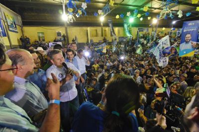 Mendes promete construo de 40 mil casas populares caso seja reeleito governador