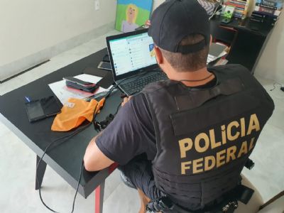 Vdeo | Operao apreende eletrnicos e material de fake news contra governador