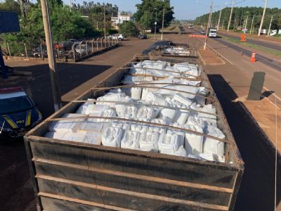 Vdeo e Fotos | PRF apreende contrabando de agrotxico avaliado em R$ 17 milhes